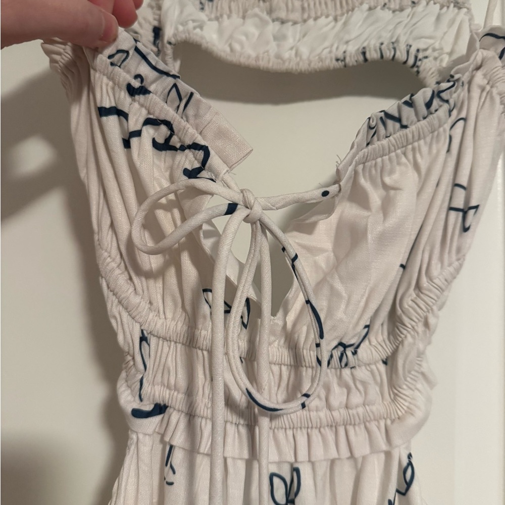 Elegant Cream Sun Print Maxi Dress - Picture 3 of 8